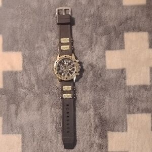Elegant Black and Gold Men's Watch